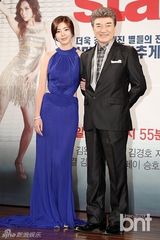 组图：韩国打造《舞林大道》 金圭丽裸背霏优雅