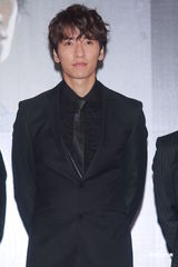 组图：w-inds.来港举行发布会 感谢粉丝接机