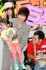 高清组图：古巨基穿睡衣宣传新专辑《时代》