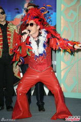 组图：吴宗宪康康为高凌风追思会宣传