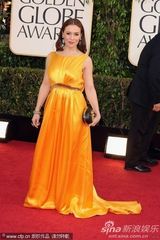 组图：艾丽莎-米拉诺黄裙灿灿喜气洋洋