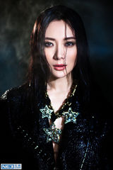 组图：陈数性感造型登封面 极具魅惑颠覆形象