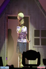 组图：杨千嬅携三后辈开唱 丁子高携儿子捧场