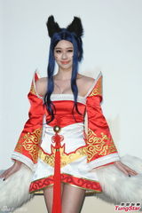 组图：张景岚戴猫耳卖萌 自曝前任是游戏宅男