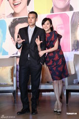 组图：电影《LOVE》发布会陈意涵与彭于晏私语