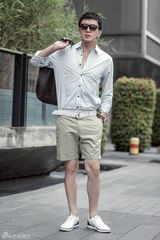 组图：郭家铭初秋时尚街拍 率性自然温暖笑容