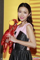 许志安任郑秀文派许姓红包 薛凯琪邓丽欣斗艳