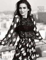 组图：薇诺娜赖德春日大片 黄金熟女风姿绰约