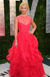 高清组图：奥斯卡派对克莱尔-丹妮斯玫红色礼服