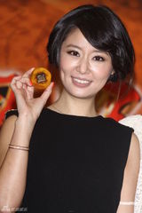 组图：林心如宣传新剧 回应配唱片头曲遭批难听