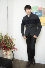 高清组图：韩星在熙对话新浪娱乐