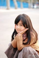 组图：5岁小萝莉走红微博 小天使萌化网友心