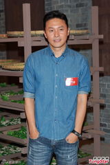 组图：马浚伟回TVB拍剧 与杨怡合演一对