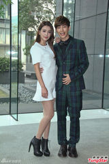 组图：炎亚纶新剧搭档李毓芬 被醉扑无生理反应