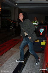 组图：钟镇涛生日携女亮相派对 谭咏麟叶童现身