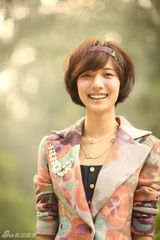 组图：王珞丹全新杂志写真曝光 一展青春魅力年华