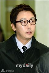 组图：Tony安等涉赌韩星出庭受审鞠躬认罪