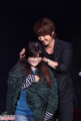 组图：韩星申彗星台湾大秀“骑马舞”