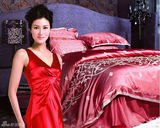 高清图：李嘉欣岁末红裙写真 高贵代言秀妩媚温柔