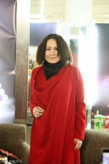 组图：《歌手2》后台采访 品冠接替韦唯亮相