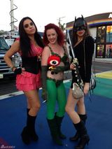 组图：美国人民欢度万圣节 僵尸裸男纷纷上阵