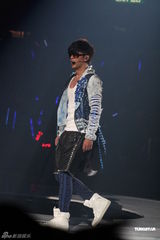 高清组图：罗志祥香港热辣开唱 容祖儿助阵献声