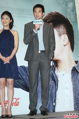 组图：苏有朋回台演警察 自嘲像大叔