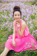 组图：张俪森女系写真曝光 笑靥如花展春日气息