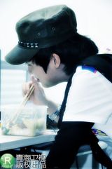 组图：花儿人气王代悦历程回顾 新书23号首发签售