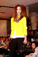 幻灯图：Jessica C.出席时装秀 自曝将进军影剧圈