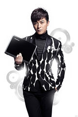 幻灯图：朱雨辰型男写真曝光 时尚诠释炫酷视觉