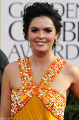 高清图：凯蒂-李橙黄礼服亮相 清新造型飘逸亮眼