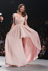 高清组图：超模米兰达-可儿墨西哥走秀靓丽多姿