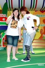 高清组图：棒棒堂王子小杰毛弟与歌迷观赏世界杯