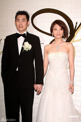 高清组图：蔡依林担任美丽伴娘 参加姐姐婚礼