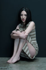 组图：《萧红》曝宋佳海报 感叹向爱而生的女人