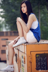 高清组图：傅晶夏日全新写真曝光 感受蓝色清爽   