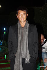 组图：古天乐型男装扮亮相 韩雪金莎娇俏动人