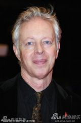 高清组图：《六楼的女人》首映礼 娜塔丽娅深V惊艳 