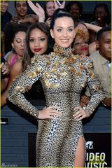 组图：MTV红毯女星水果姐秀牙套ladygaga扮人鱼