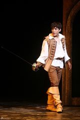 高清组图：Jun.K誉恩音乐剧《三剑客》谱恋曲