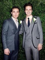 幻灯：蕾哈娜为新专辑庆功 《新月》强势首映