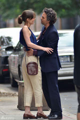 组图：凯拉-奈特利为新片拍摄浪漫吻戏