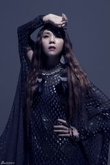 组图：蔡健雅首尝性感造型 烈焰红唇内衣外露