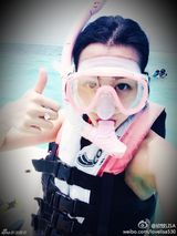 组图：陈浩民携妻女潜水 蒋丽莎性感泳装秀长腿