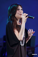 组图：林凡携手郁可唯开唱 配唱《犀利人妻》结缘