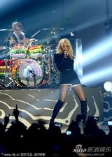 组图：格温-史蒂芬尼黑丝诱惑 领衔No Doubt献唱