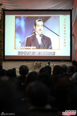 组图：李泰祥追思会齐豫缺席 许景淳泪祭恩师