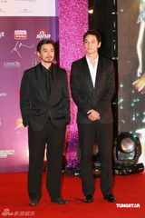 幻灯：香港金像奖颁奖红毯 吴彦祖婚后首亮相