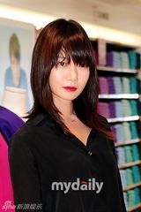 组图：少时孝渊裴斗娜等韩星为时尚活动站台